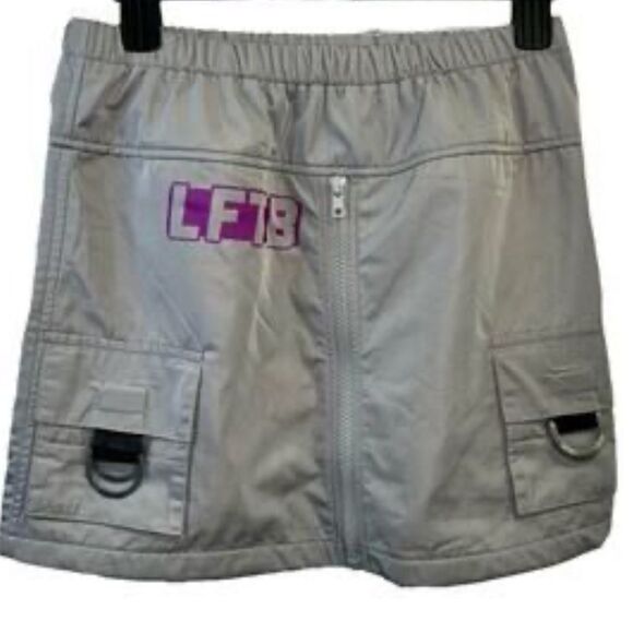 LF the brand Gray Elastic Waistband Skirt size small - Picture 1 of 8